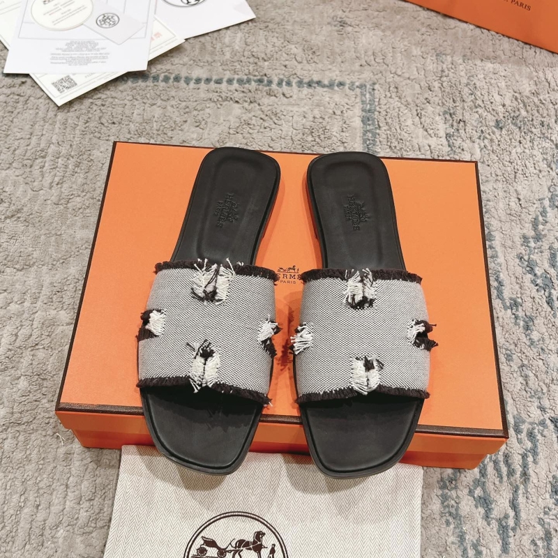 H**mes slippers